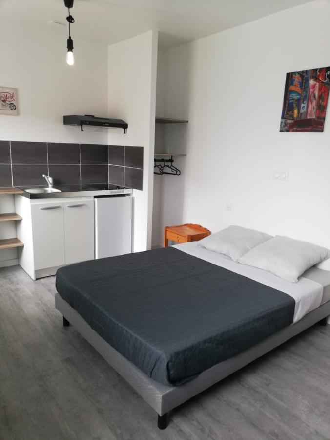 Le Breton Hotel Basse-Indre Екстериор снимка