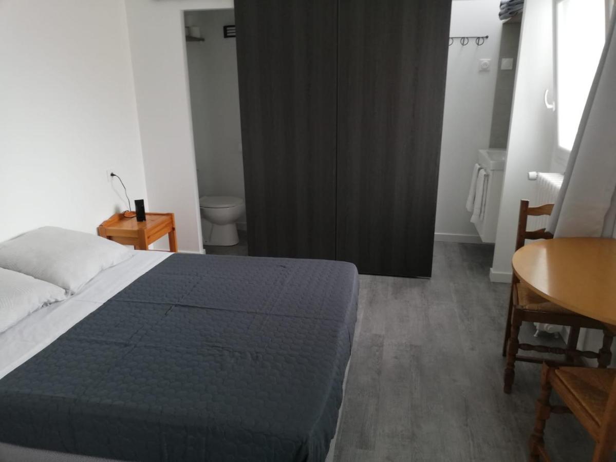 Le Breton Hotel Basse-Indre Екстериор снимка